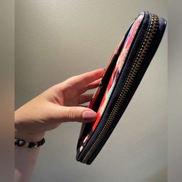 Kate Spade beauty. Gorgeous canvas. Multicolor zip wallet - Picture 8 of 16